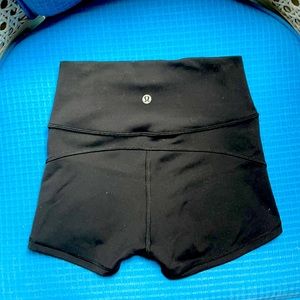 Lululemon high waist tiny shorts